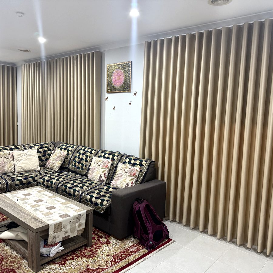 Gold Blockout — Warm Living Room